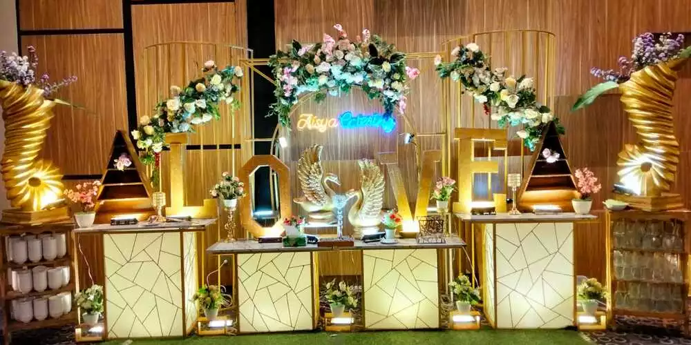 Chek harga catering pernikahan 2023 - 2024 di Kota Surabaya Paling Update harga catering pernikahan 2023 - 2024