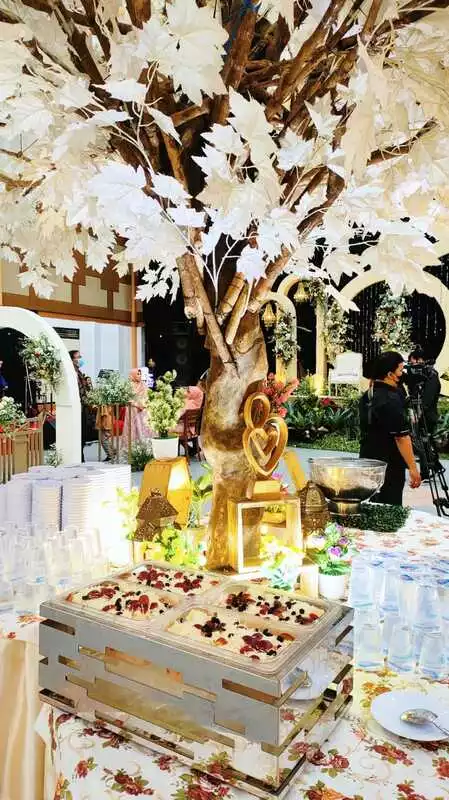 Menu Makanan Prasmanan yang Menggugah Selera: Kunci Sukses Resepsi Pernikahan yang Tak Terlupakan makanan prasmanan pernikahan 13