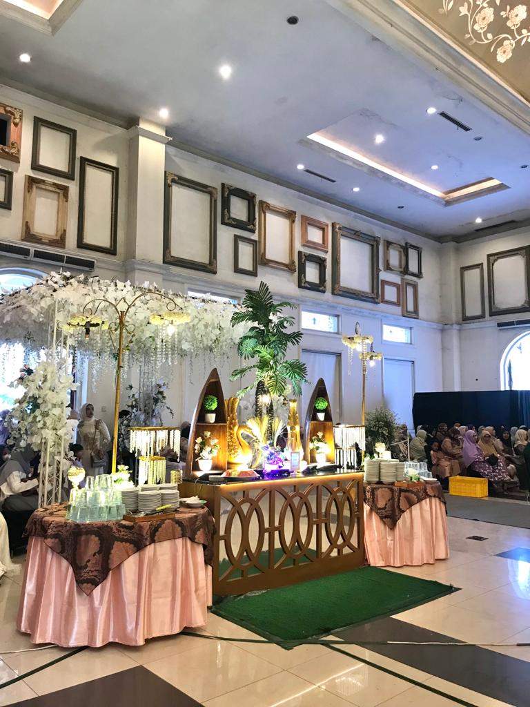 Menu Makanan Prasmanan yang Menggugah Selera: Kunci Sukses Resepsi Pernikahan yang Tak Terlupakan Menu Makanan Prasmanan yang Menggugah Selera: Kunci Sukses Resepsi Pernikahan yang Tak Terlupakan