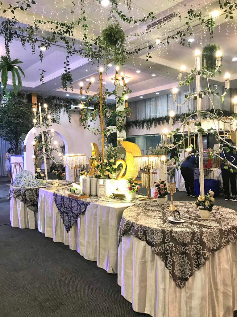 Warga Surabaya Heboh, Viral Menu Prasmanan Pernikahan Mewah Tetapi Harga Terjangkau dan Murah,. menu prasmanan pernikahan mewah 2