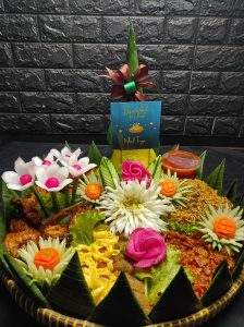 Menyediakan Nasi Tumpeng Kuning Sederhana Untuk Syukuran Acara Pernikahan nasi tumpeng