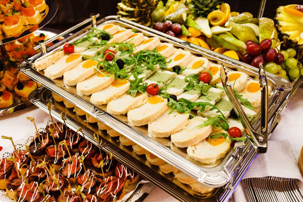 Dari Tradisi ke Inovasi Mempersembahkan Prasmanan Catering Surabaya Yang Menjujung Nilai Sakral Pernikahan menu prasmanan lamaran 2