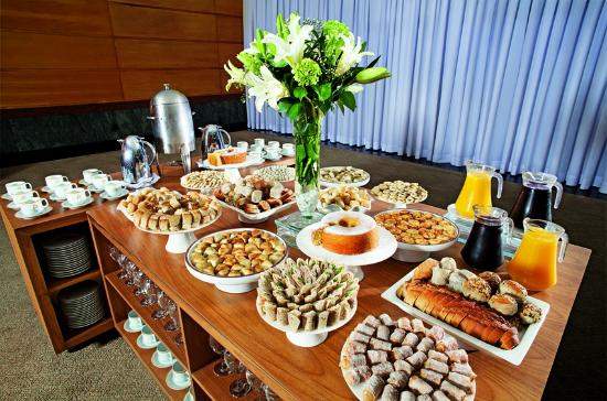 Pesan Coffee Break Surabaya dan Kue Untuk Acara Formal Di kantor Pesan Coffee Break Surabaya dan Kue Untuk Acara Formal Di kantor