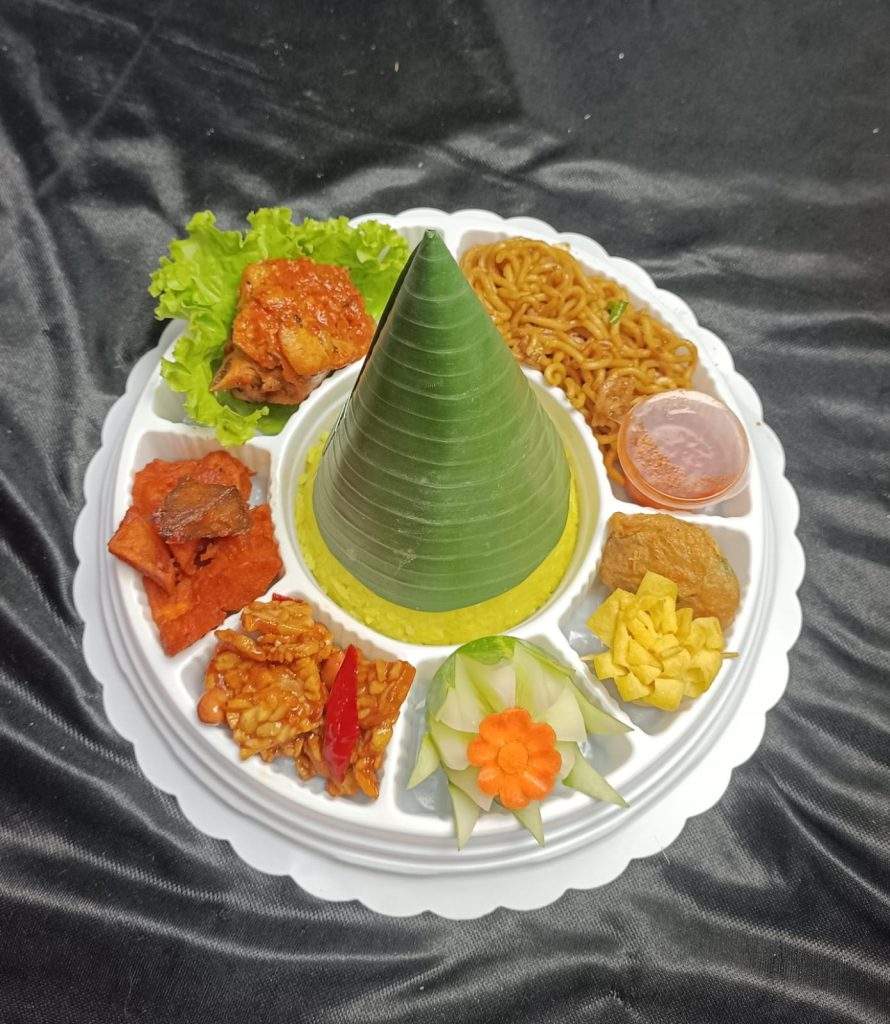tumpeng nasi kuning tumpeng nasi kuning