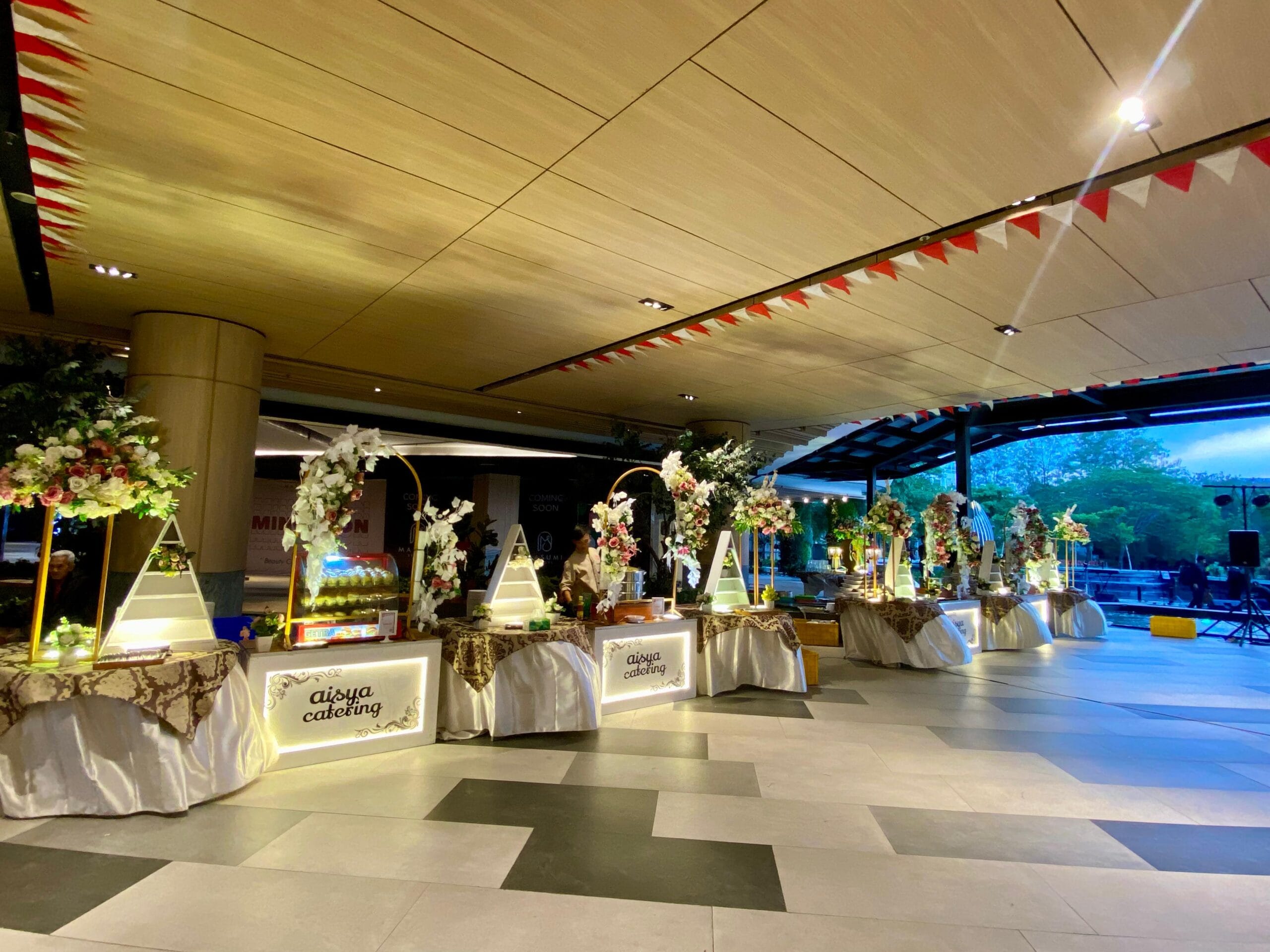 10 Gedung Terbaik Surabaya Serbaguna untuk Acara Spesial 10 Gedung Terbaik Surabaya Serbaguna untuk Acara Spesial