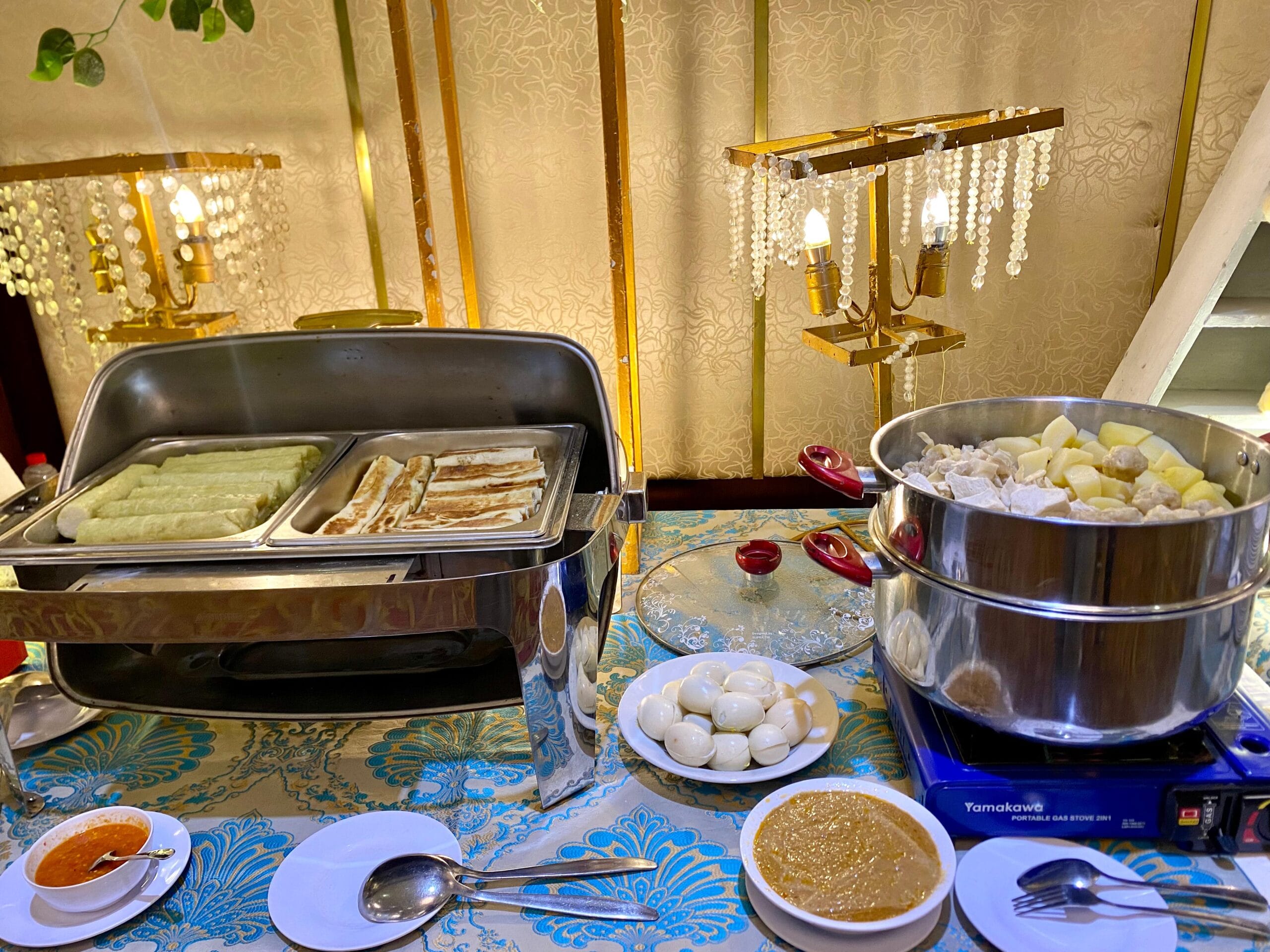 Menimbang dan Mencari Rekomendasi Prasmanan Surabaya Murah dan Enak Yang Cocok Untuk Event Sederhana Atau Acara Wedding Mewah WhatsApp Image 2024 12 21 at 12.34.55 scaled