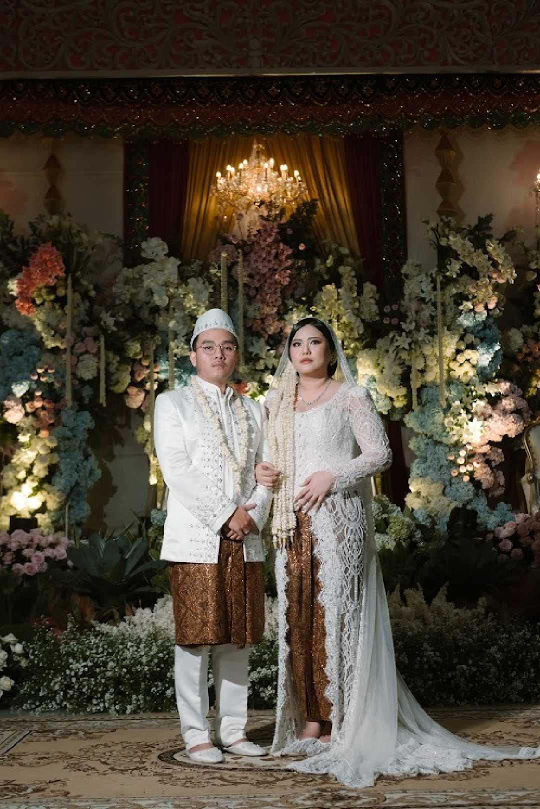 Luxury white wedding couple
