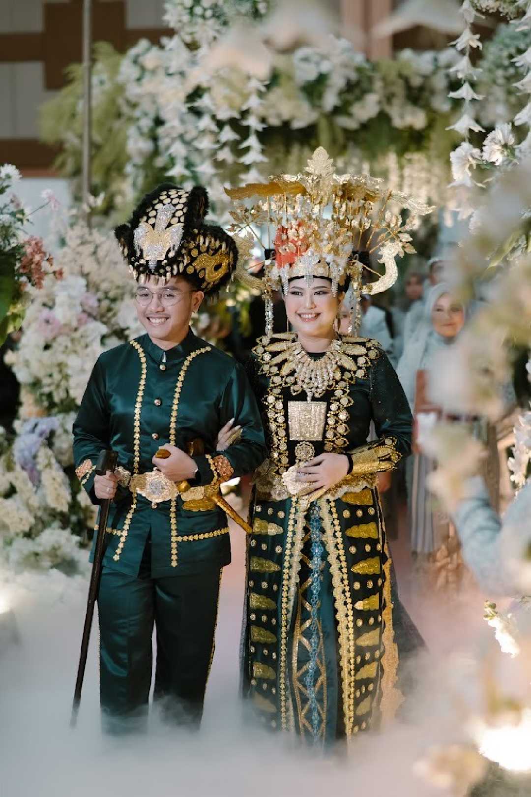 Bugis modern emerald couple